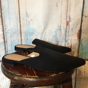 Size 11 a.n.d e a w y Black Mule